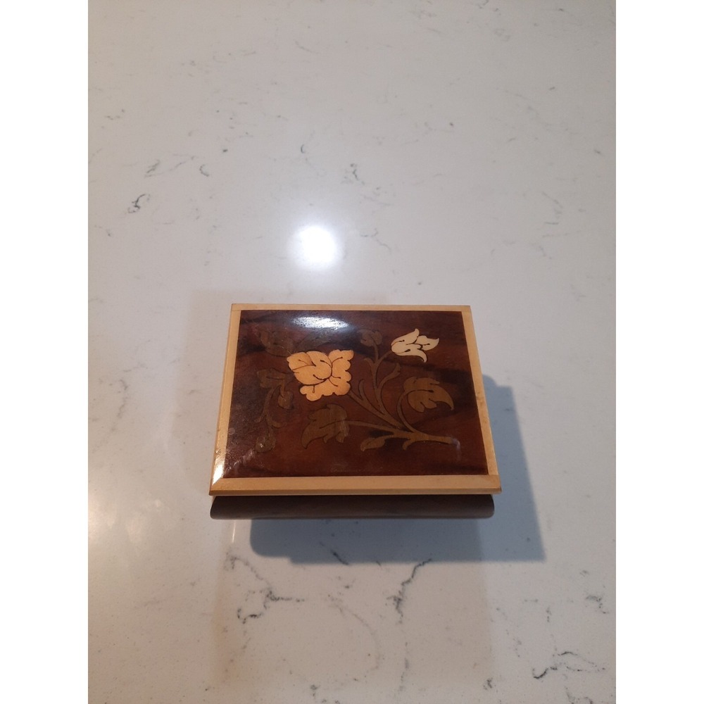 Vintage Reuge‎ Wind-Up Music Box Made In Italy